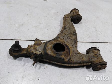 Рычаг передний правый нижний