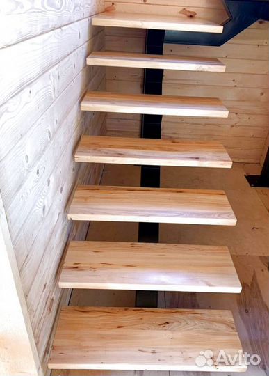 Перила деревянные с монтажем