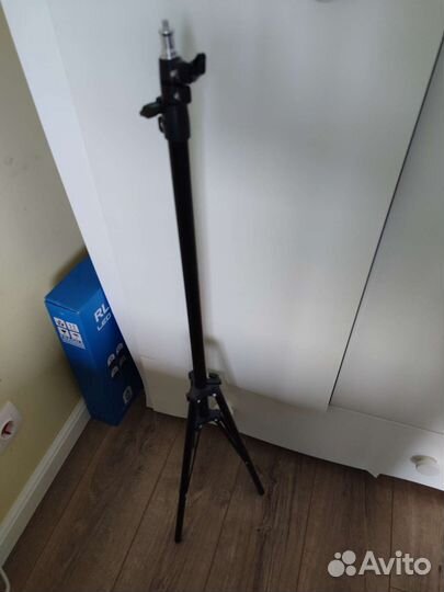Кольцевая лампа 45 см со штативом