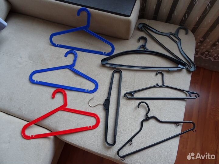Вешалки 8 штук