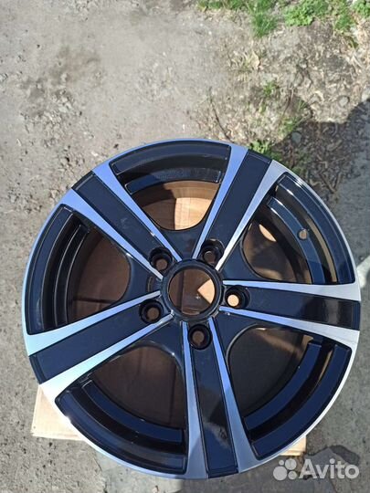 Новое литье Tech Line 539 R 15