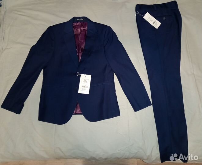 Костюм Orby р.134 новый + рубашки, жилет и др