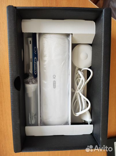 Электрическая зубная щетка Oral-B iO 8 (White)