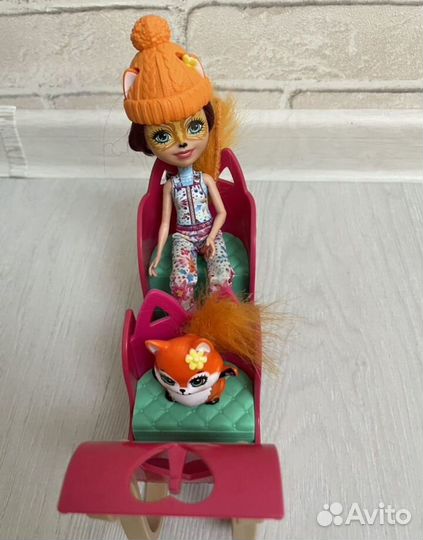 Энчантималс на санях