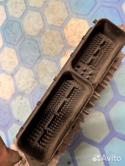 Блок управления двигателем 30743102