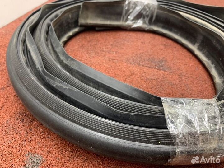 Уплотнитель крыши Renault Logan 2 L8 K7M812 1.6