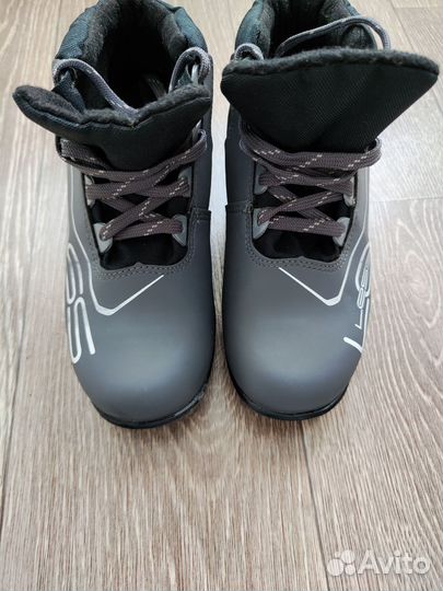 Лыжные ботинки 36р