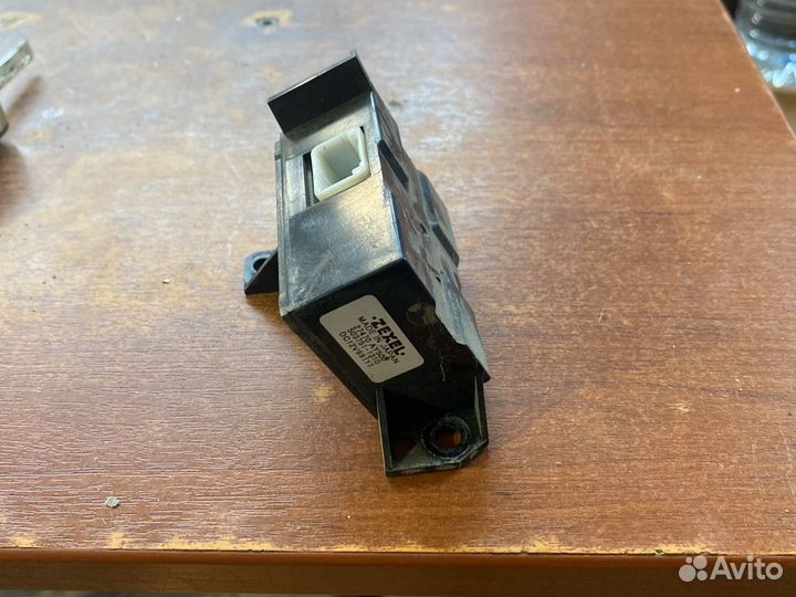 Блок управления Nissan March AK12