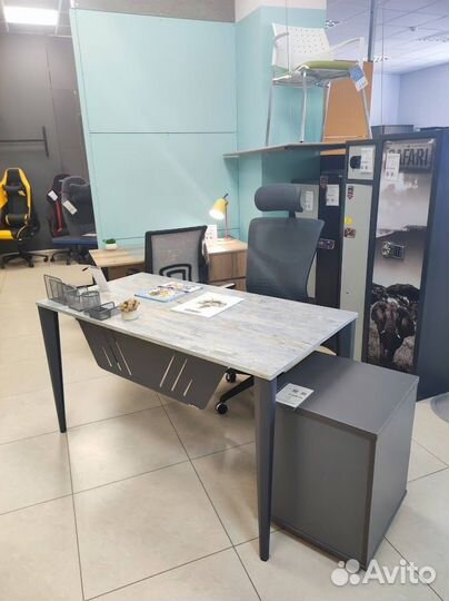 Стол компьютерный