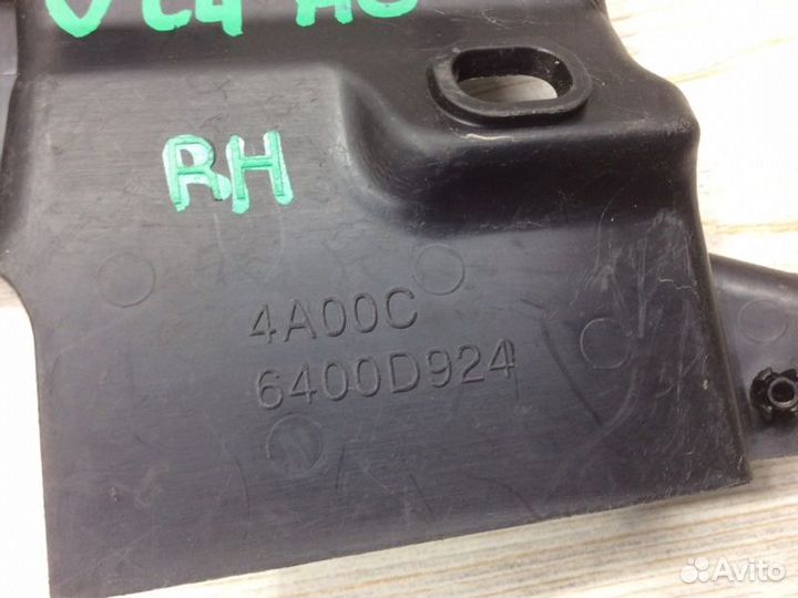 Накладка (кузов внутри) правая Citroen C4 Aircross