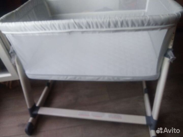 Кроватка для младенца походная