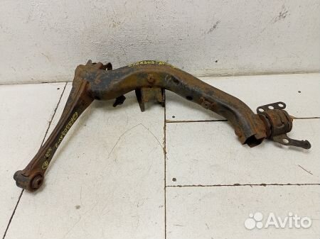 Рычаг задний нижний правый