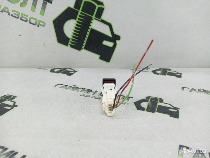 Кнопка аварийной сигнализации Nissan Qashqai J10