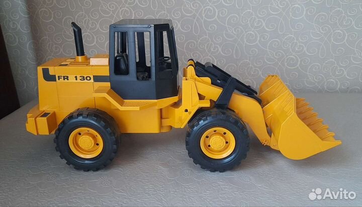 Бульдозер Bruder колёсный FR 130
