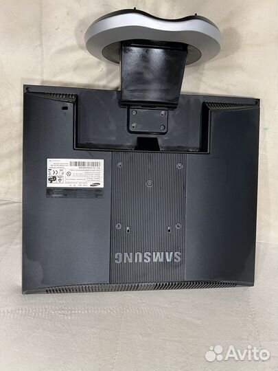 Монитор Samsung