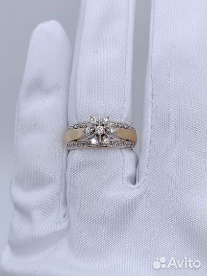 Золотое кольцо с камнем 17р