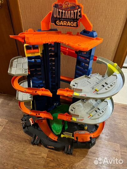 Набор игровой Hot Wheels Сити невообразимый гараж