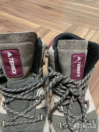 Трекинговые ботинки adidas