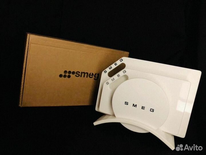 Керамика Smeg: белые доски для кухни