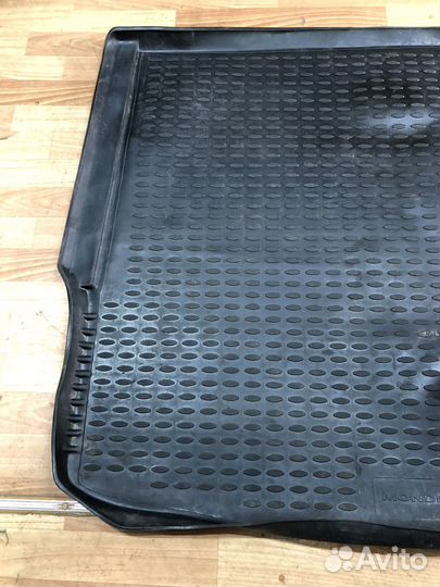 Резиновый ковер багажника Ford Mondeo 4