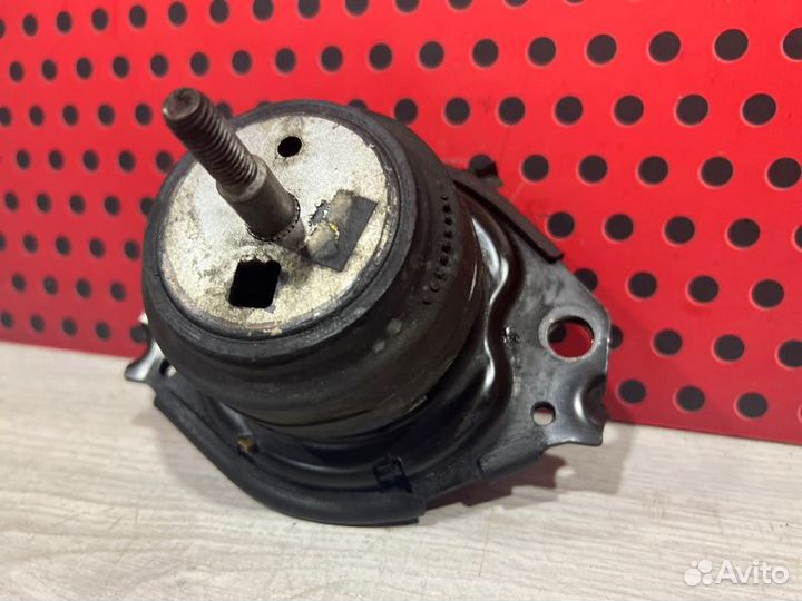 Подушка крепления двигателя Jeep Grand Cherokee