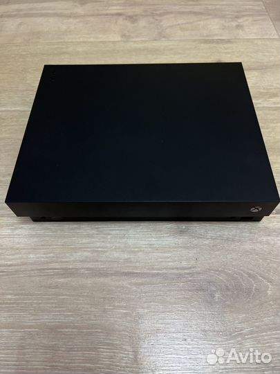 Xbox One X 1TB