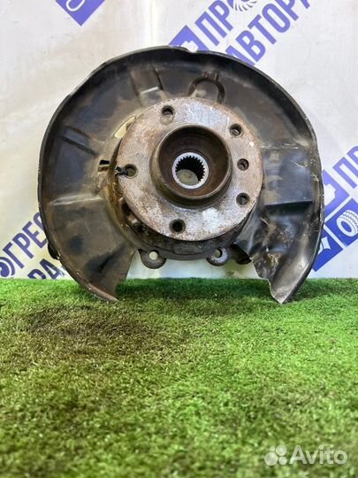 Кулак задний правый Bmw E90 седан 2.0 N47 дизель