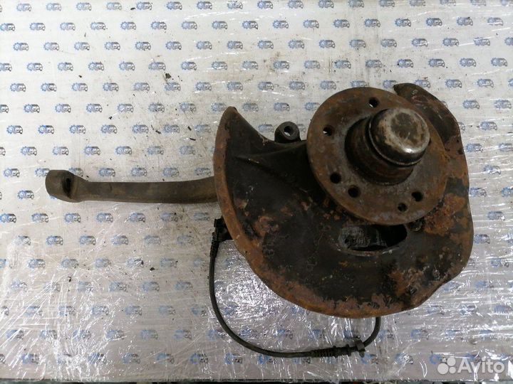 Кулак поворотный передний правый Mercedes W208 Clk