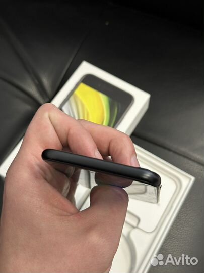 iPhone SE (2020), 64 ГБ