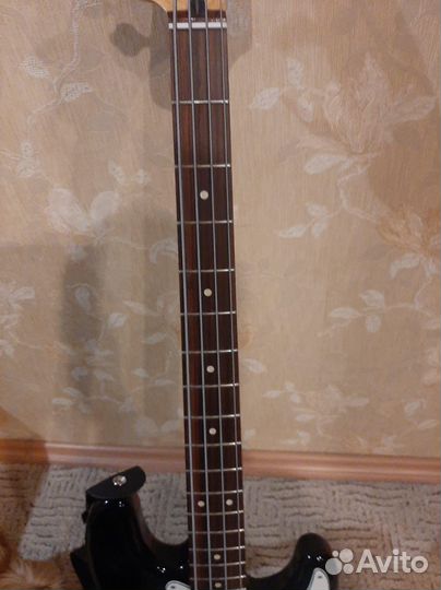Бас гитара
