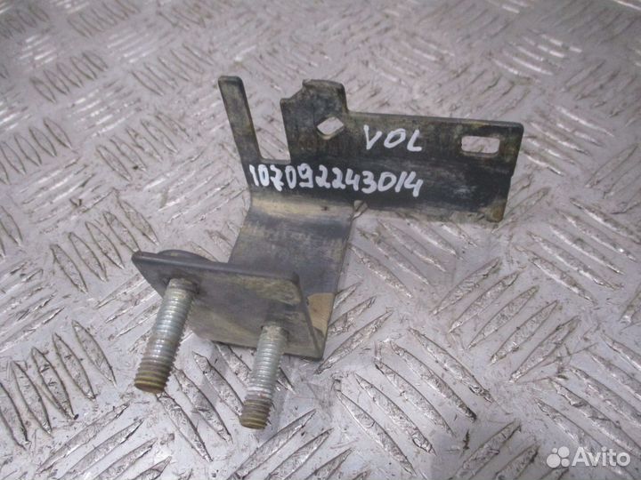 Кронштейн Volvo 22722395