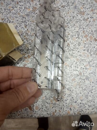 Петля дверная