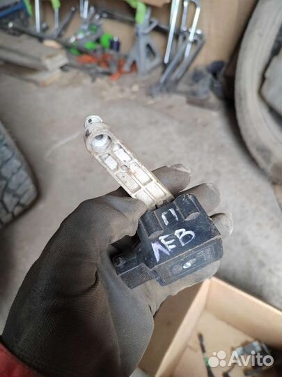 Датчик положения кузова ренж ровер спорт L320