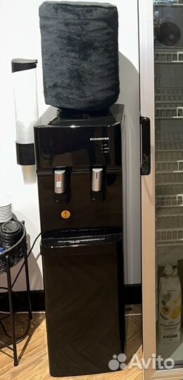 Кулер для воды напольный