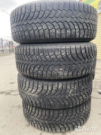 Bridgestone Blizzak Spike-02 SUV 265/65 R17