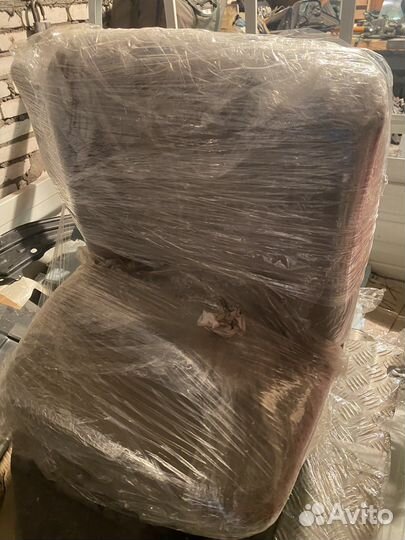 Новые сидения на Land Cruiser 70 серии