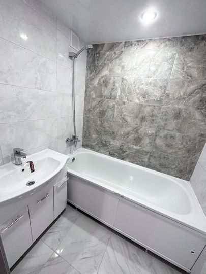 3-к. квартира, 79 м², 9/9 эт.