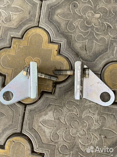 Передние буксировочные крюки для нивы