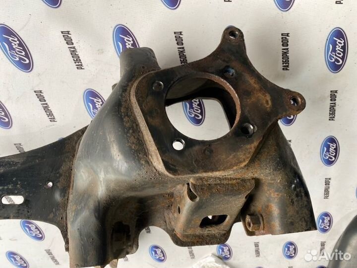 Крепление продольного рычага заднее левое Ford