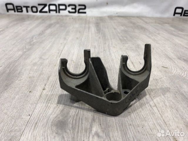 Кронштейн тросов кпп Chevrolet Cobalt Т 250 2013