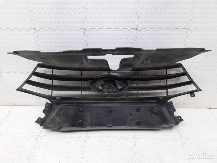 Решетка радиатора Лада Веста 2015