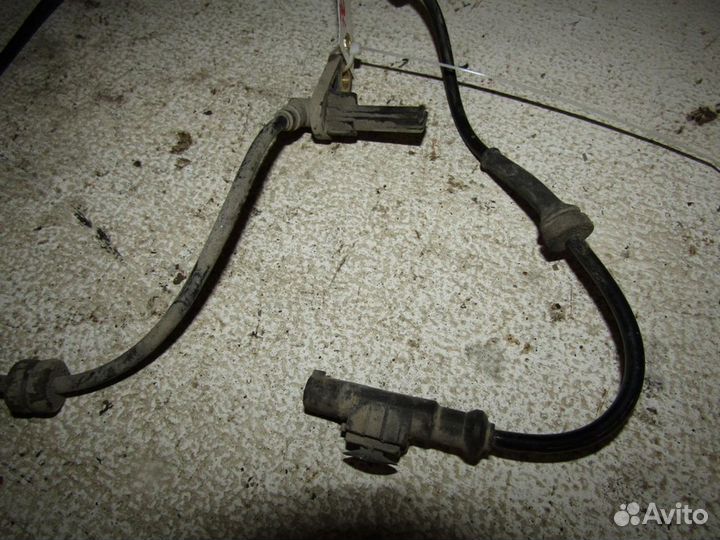 Датчик ABS задний правый Almera N16 2000-2006