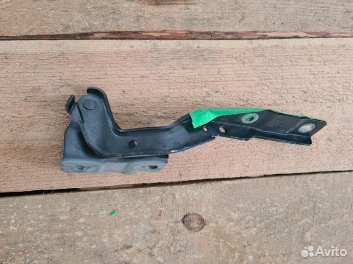Петля капота левая Chery Tiggo7 2020
