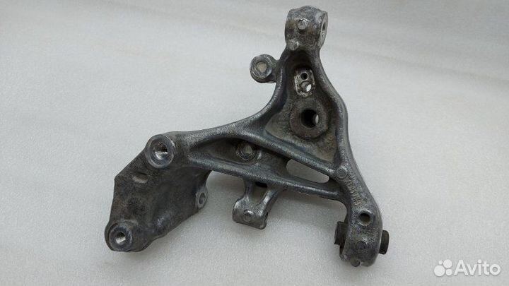 Кулак поворотный задний правый Volkswagen Passat