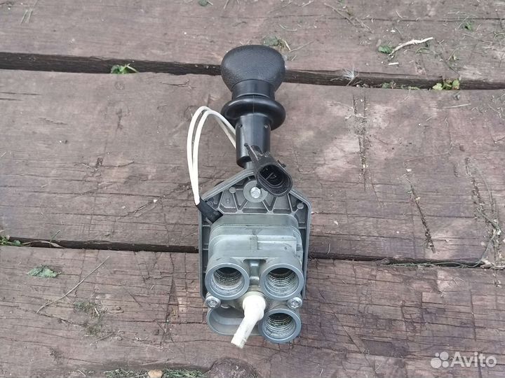 Кран ручника Камаз