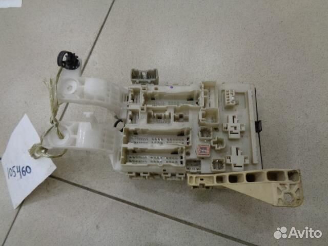 Блок предохранителей салонный Toyota Yaris 2005-2