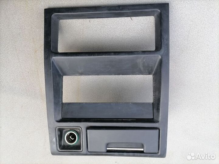 Накладка торпедо Kia Sephia 1992-98 прикуриватель