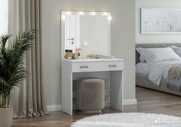 Туалетный столик с зеркалом и подсветкой