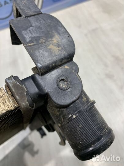 Радиатор охлаждения двигателя основной Renault san