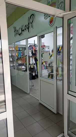 Торговая площадь рядом с входом 21.8 м²